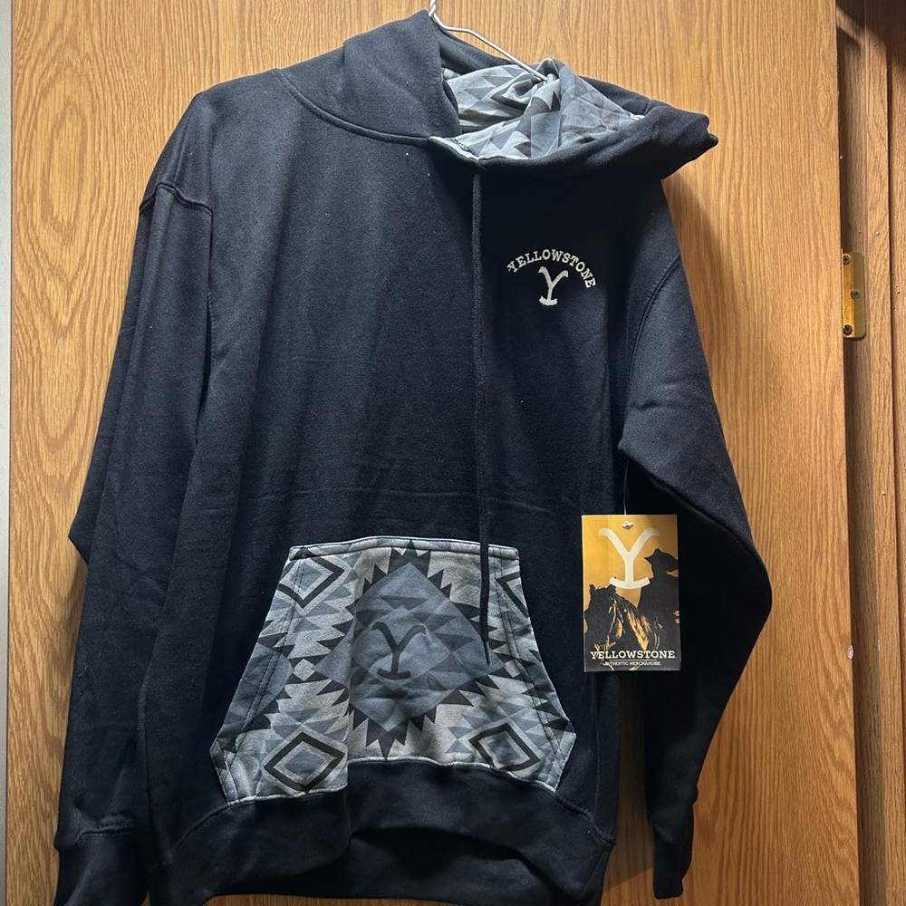 NWT YellowStone Hoodie Medium